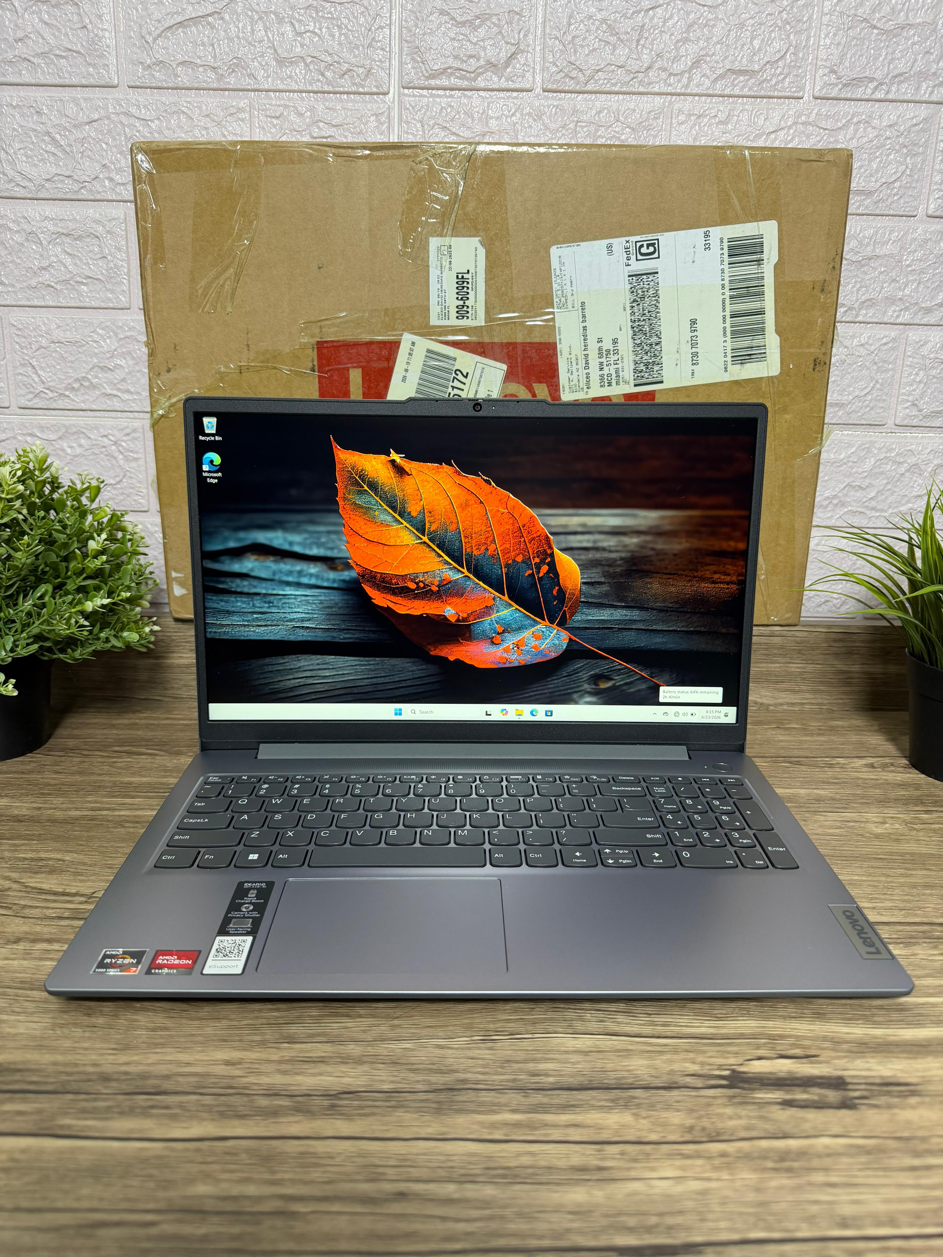 Lenovo Ideapad slim 3 Ryzen 7 5825U